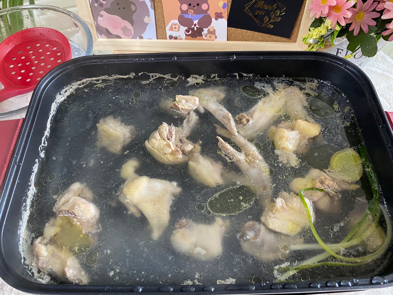 菌菇鸡汤面