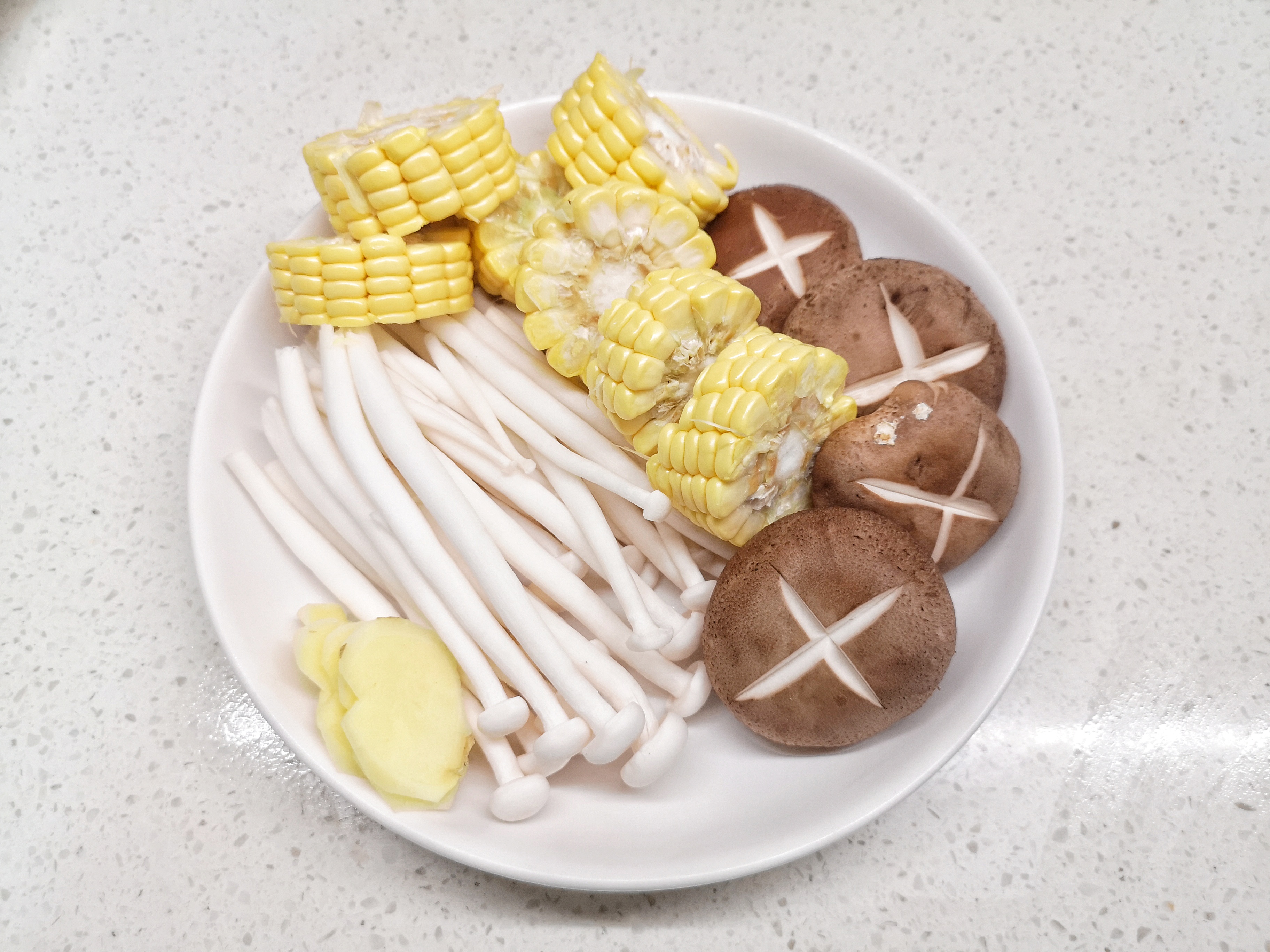 菌菇玉米排骨汤