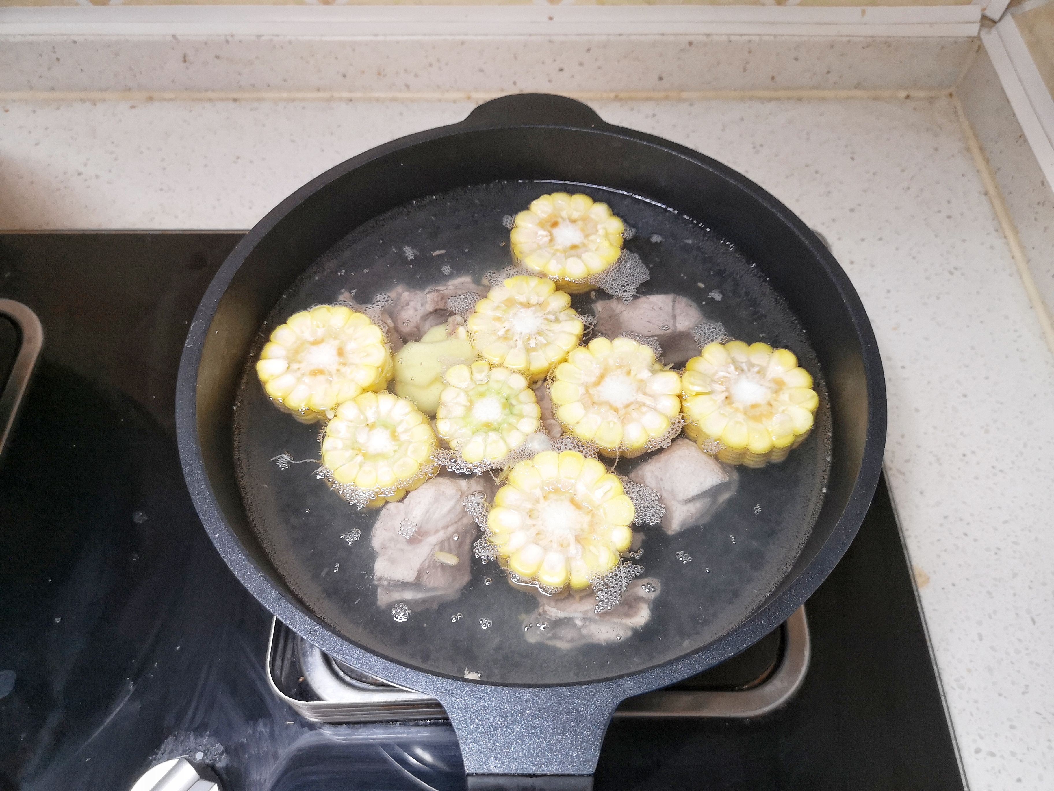 菌菇玉米排骨汤