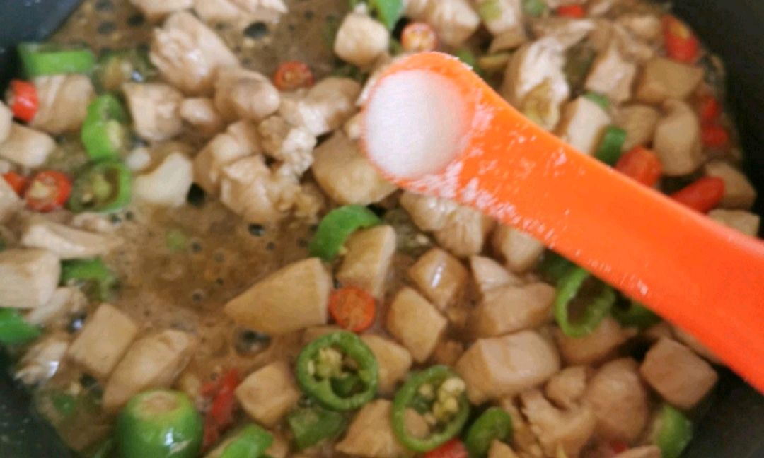 咖啡秀厨：辣炒鸡丁