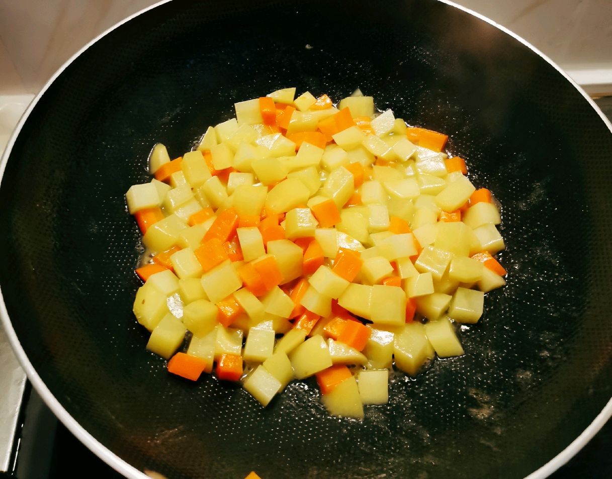 咖喱口味的牛肉土豆饭