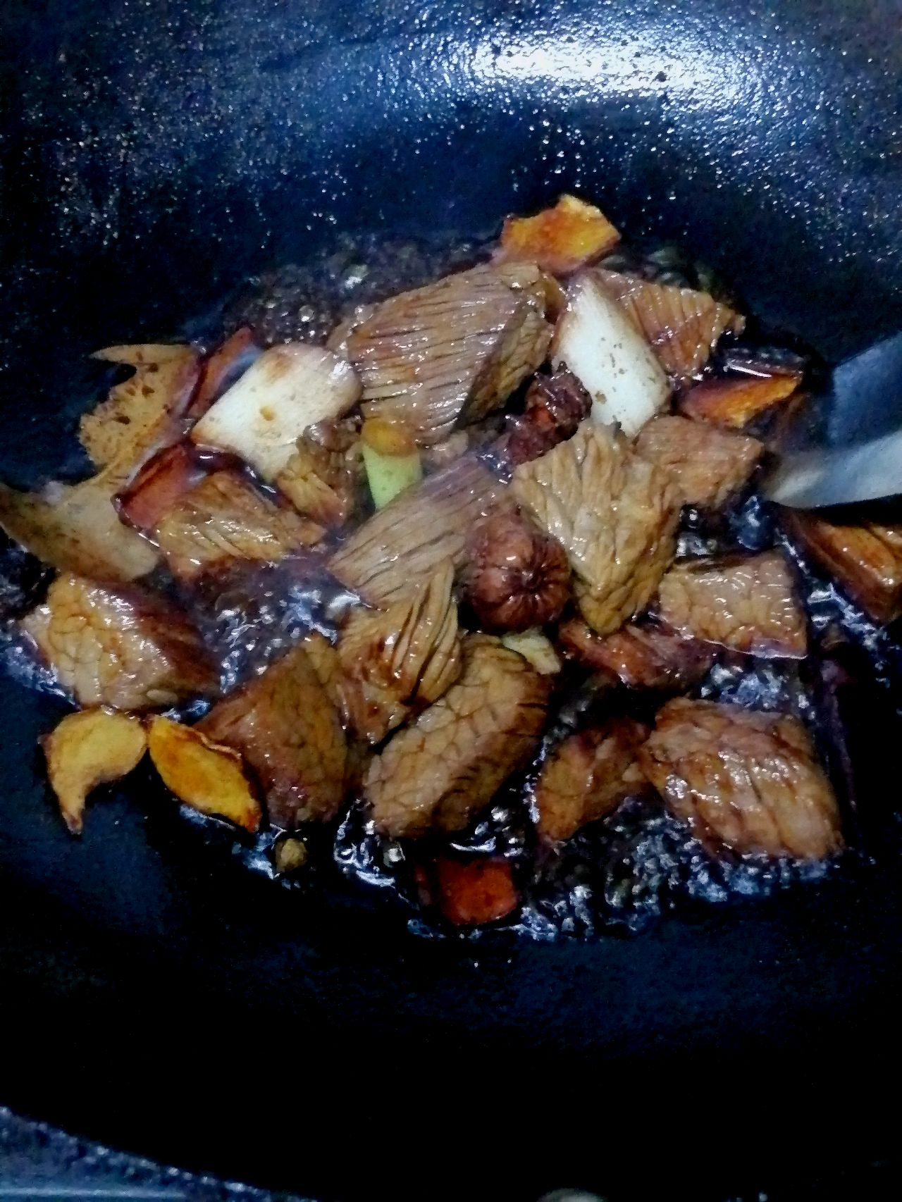 咖喱萝卜炖牛肉