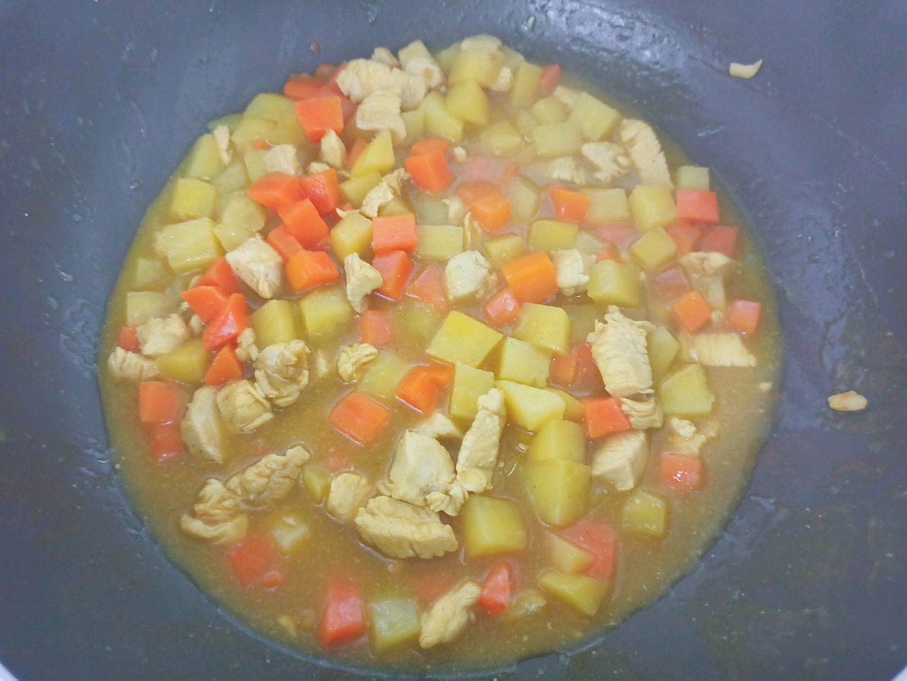 咖喱土豆鸡胸肉面包