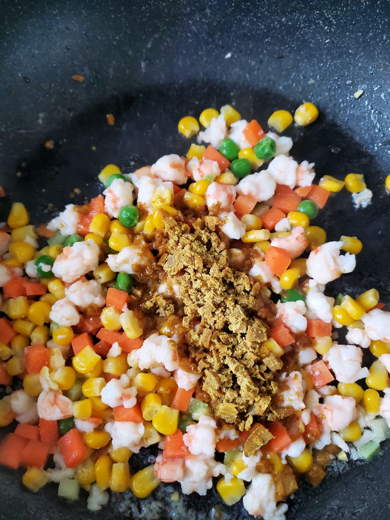 咖喱虾仁炒饭