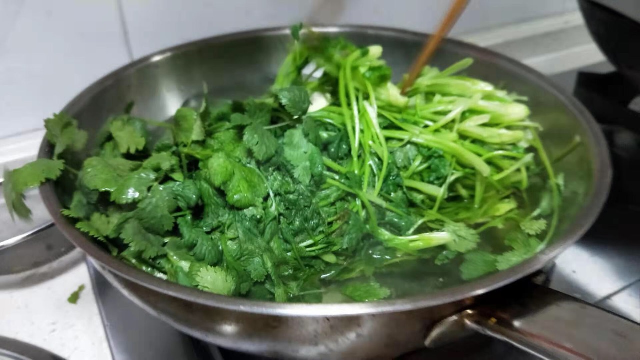 开胃～凉拌香菜