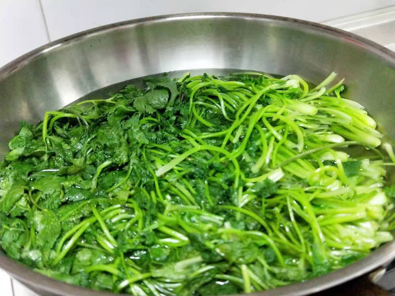 开胃～凉拌香菜