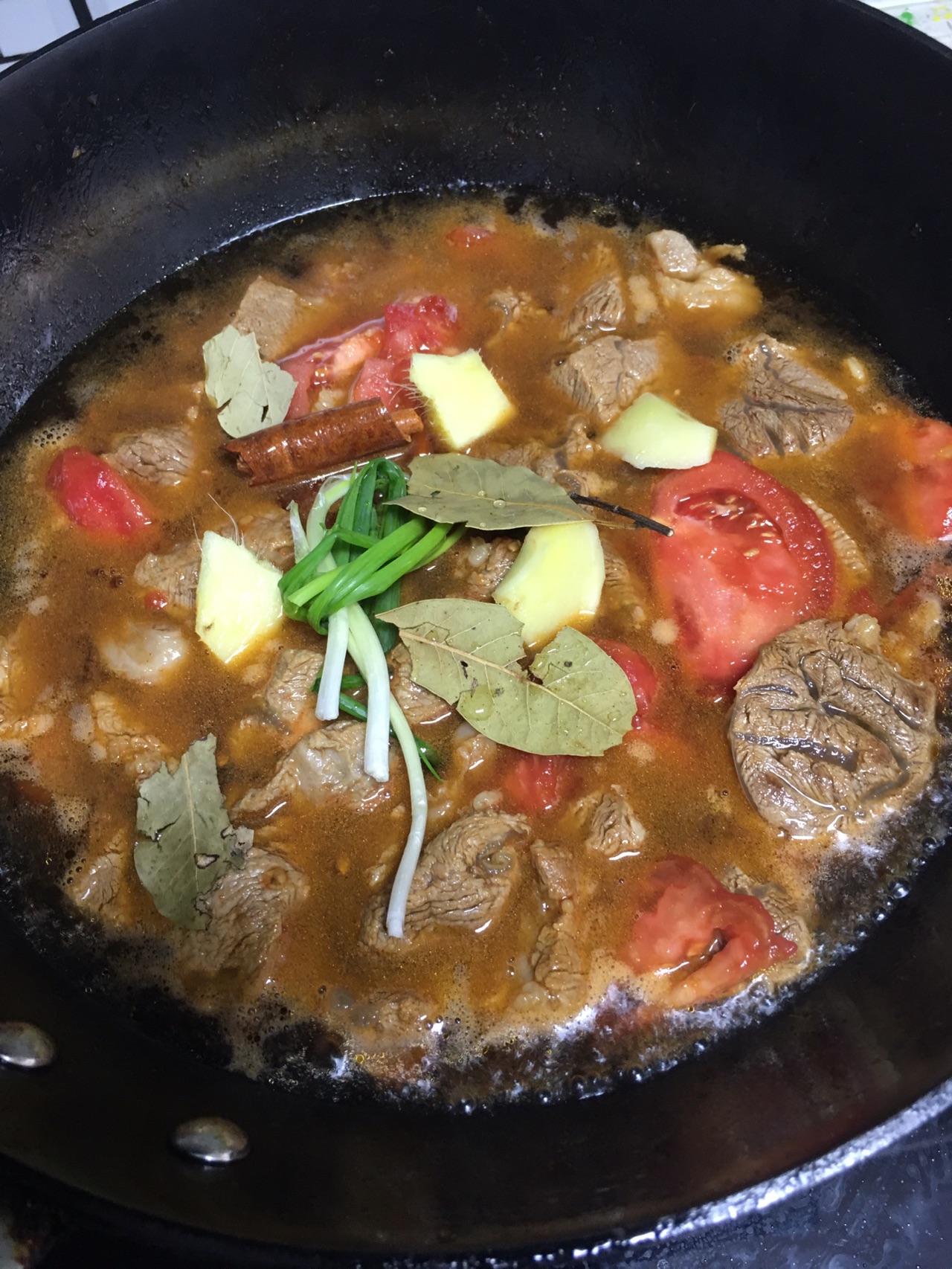 开胃又下饭～番茄土豆炖牛肉