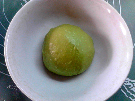 烤肠薯泥茼蒿面包