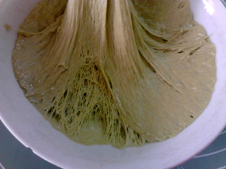 烤肠薯泥茼蒿面包