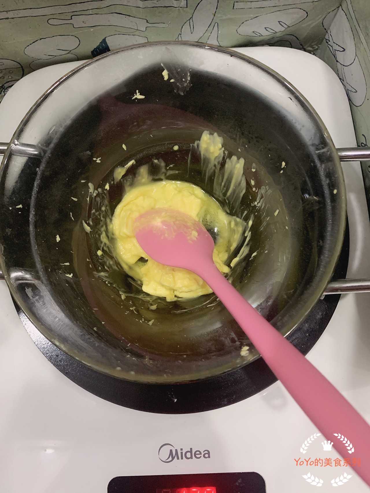 可爱的蔓越莓、椰蓉辫子面包