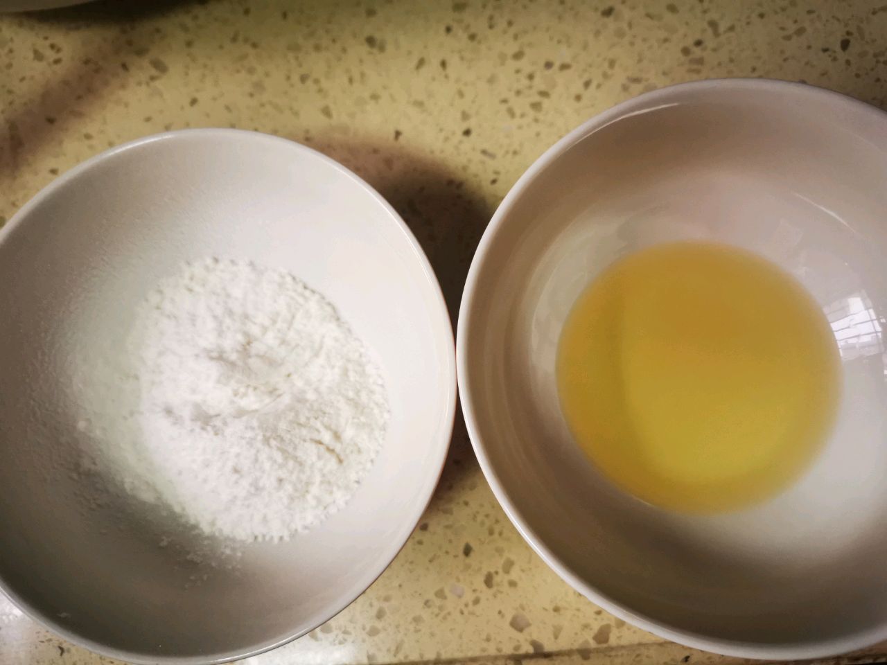 可可爱爱的迷你纸杯蛋糕