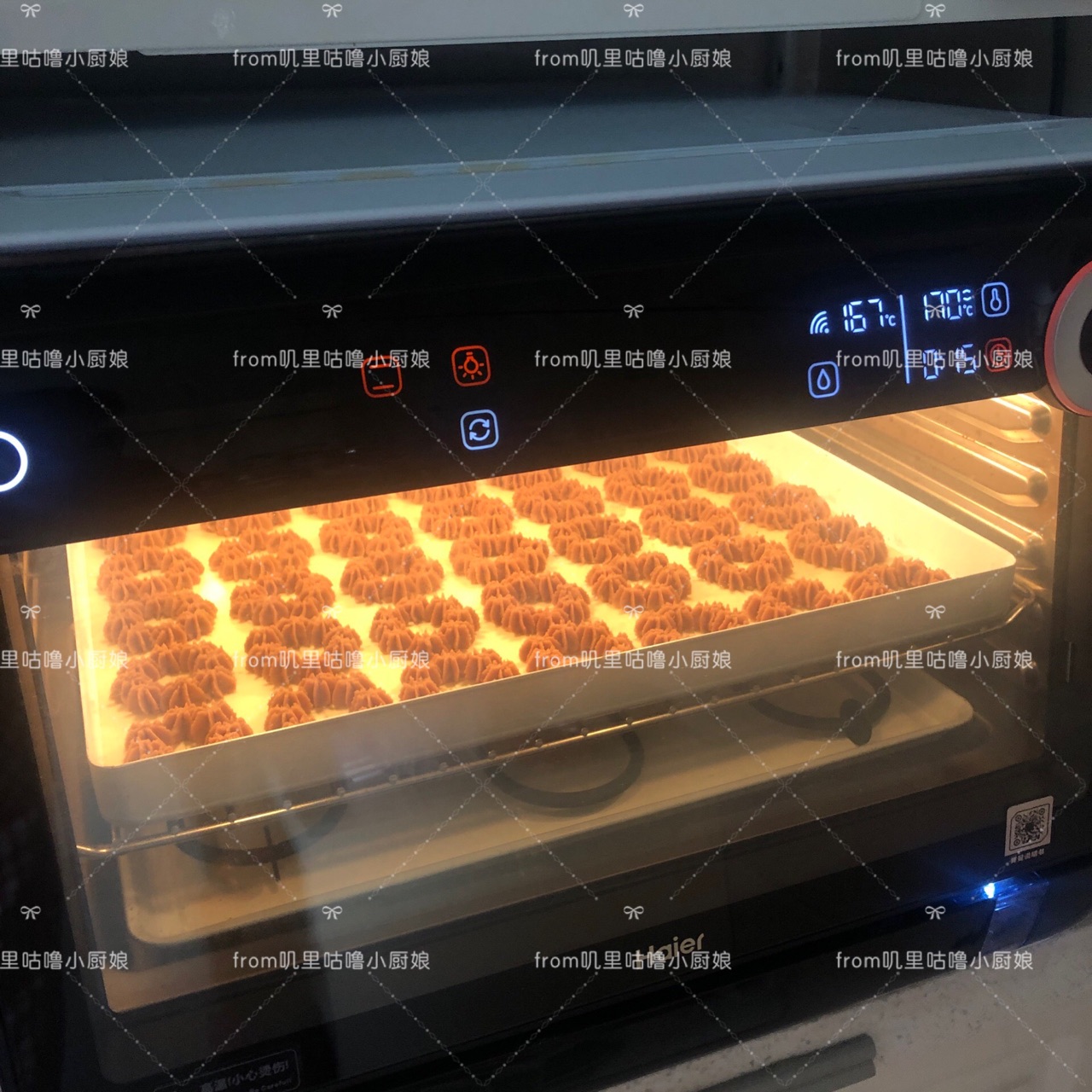 可可白巧小花环曲奇