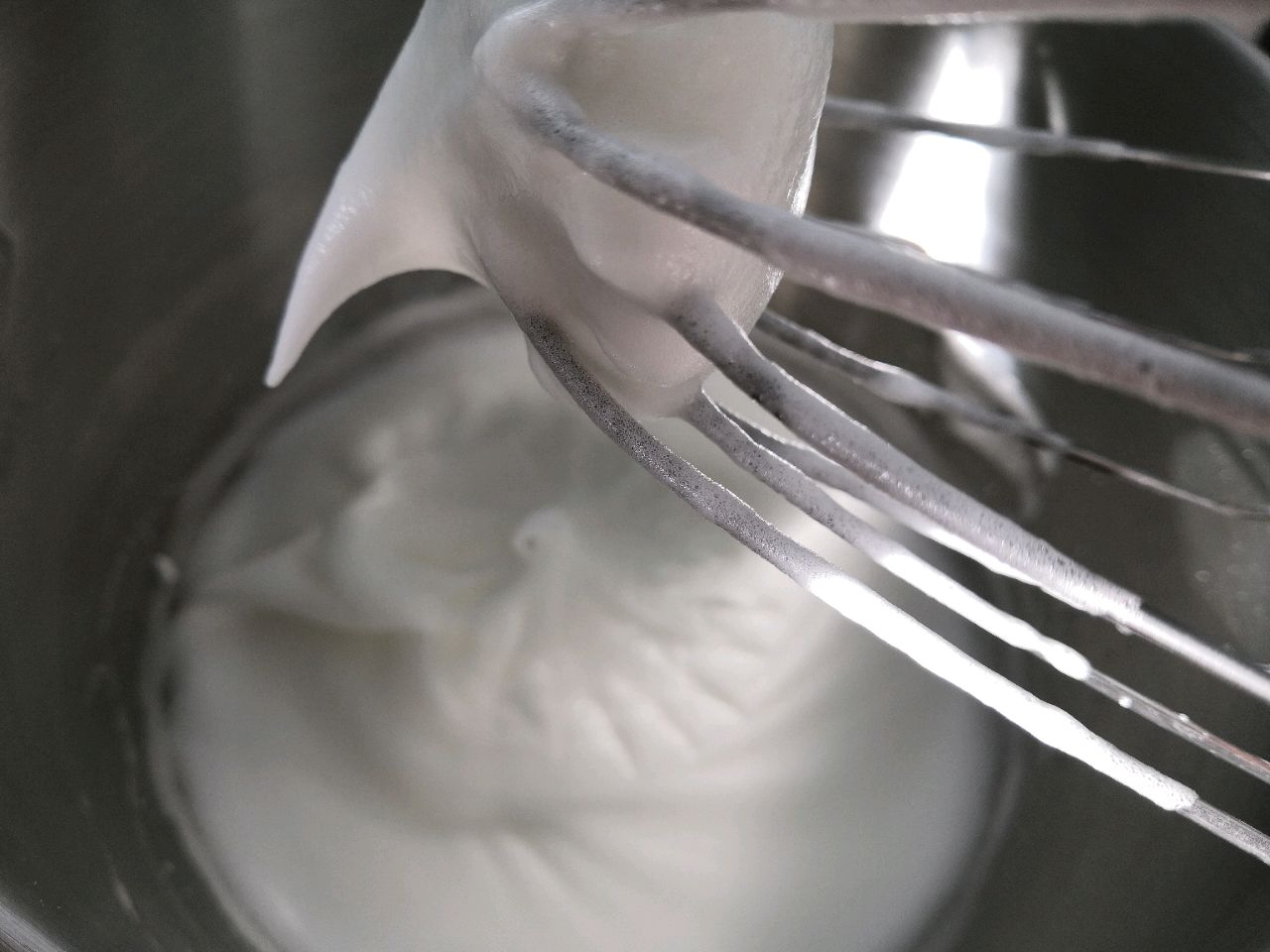 可可蛋糕卷 | 用厨师机打发蛋白