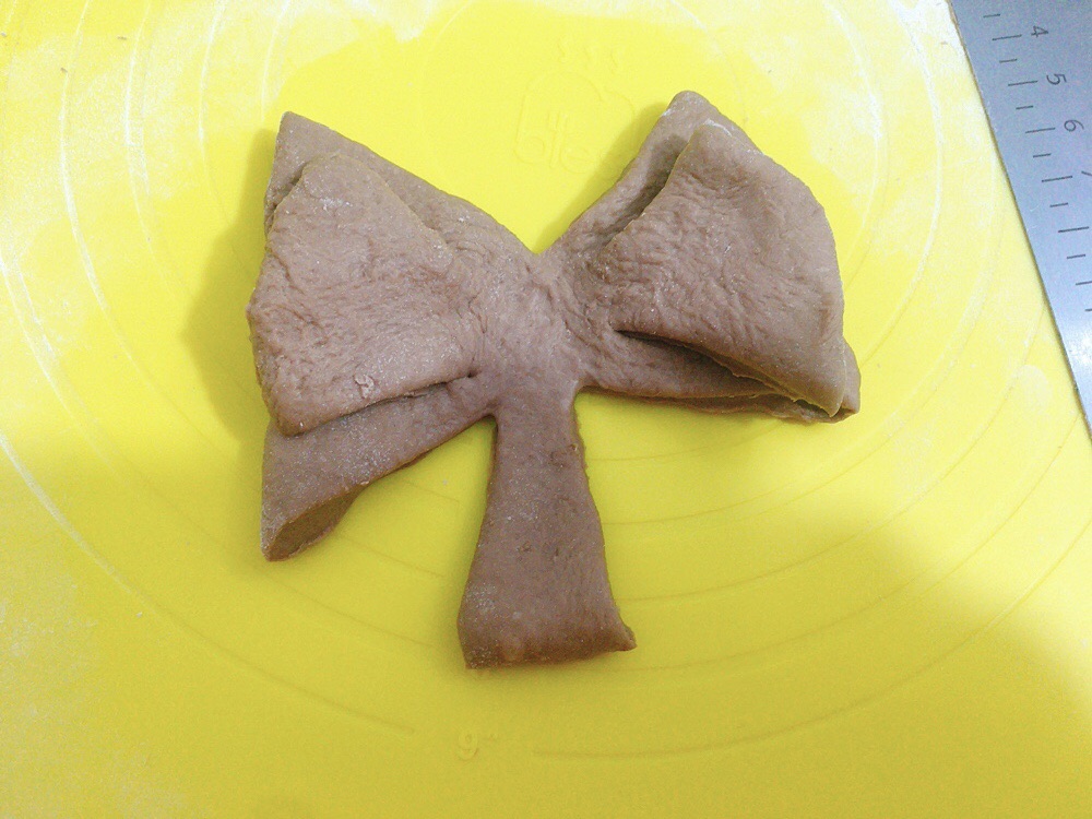 可可蝴蝶结面包