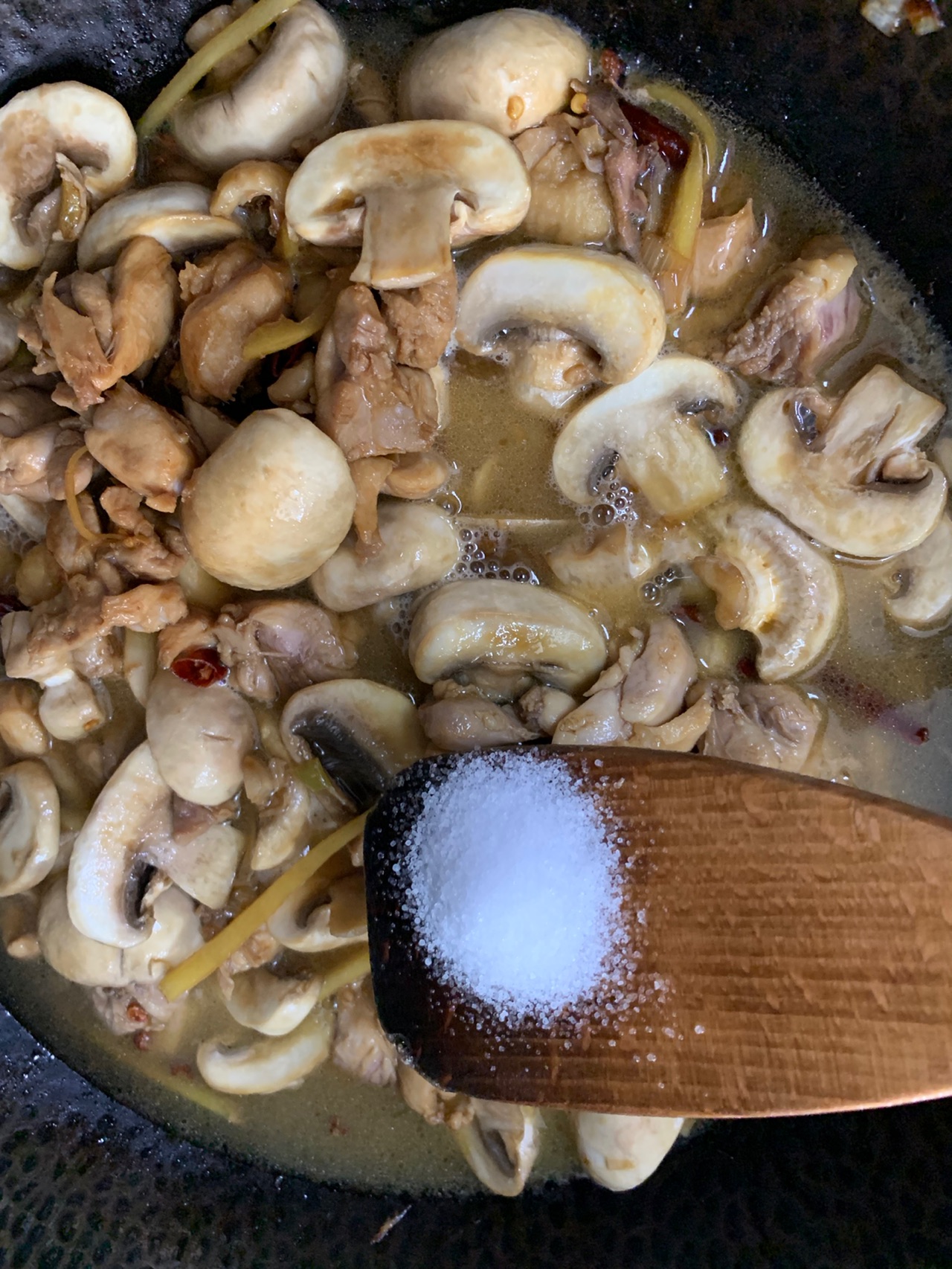 口蘑鸡腿肉