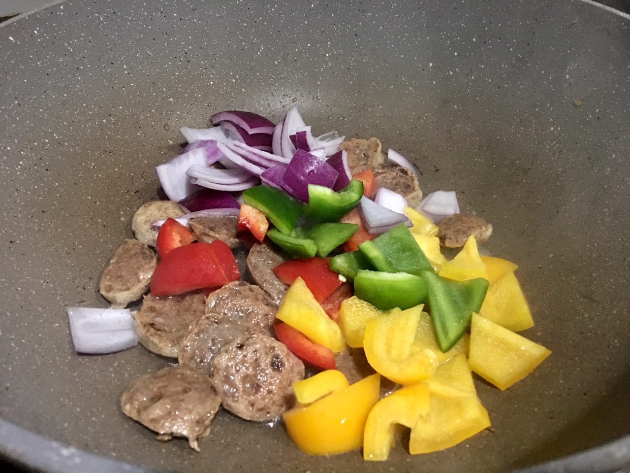 快炒牛肉丸菜椒
