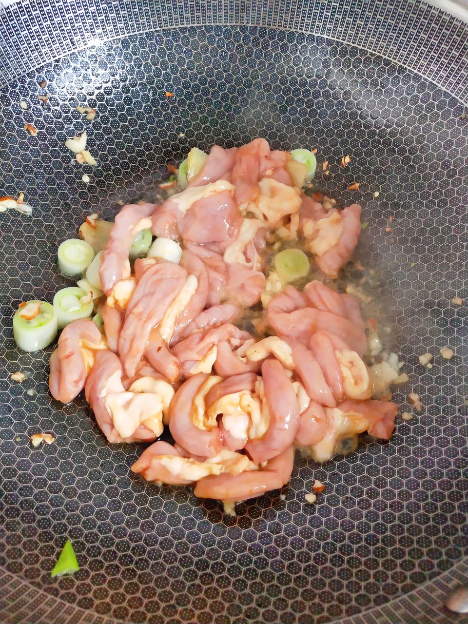 快手菜系~青椒炒粉肠