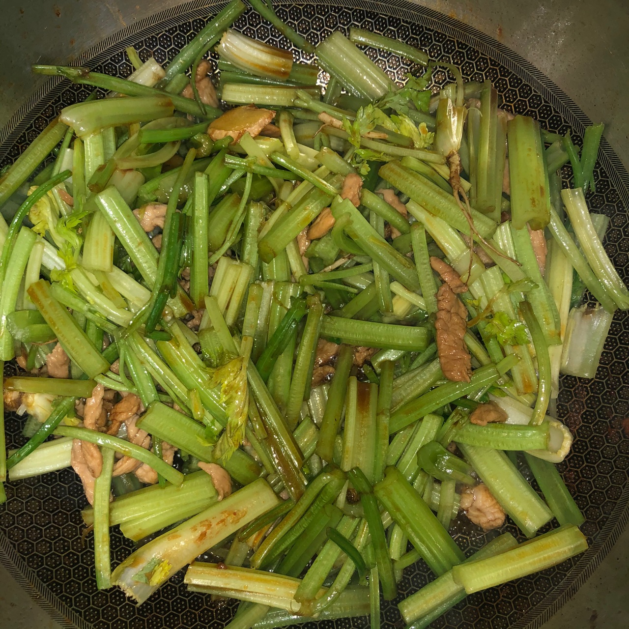 快手家常菜芹菜肉丝