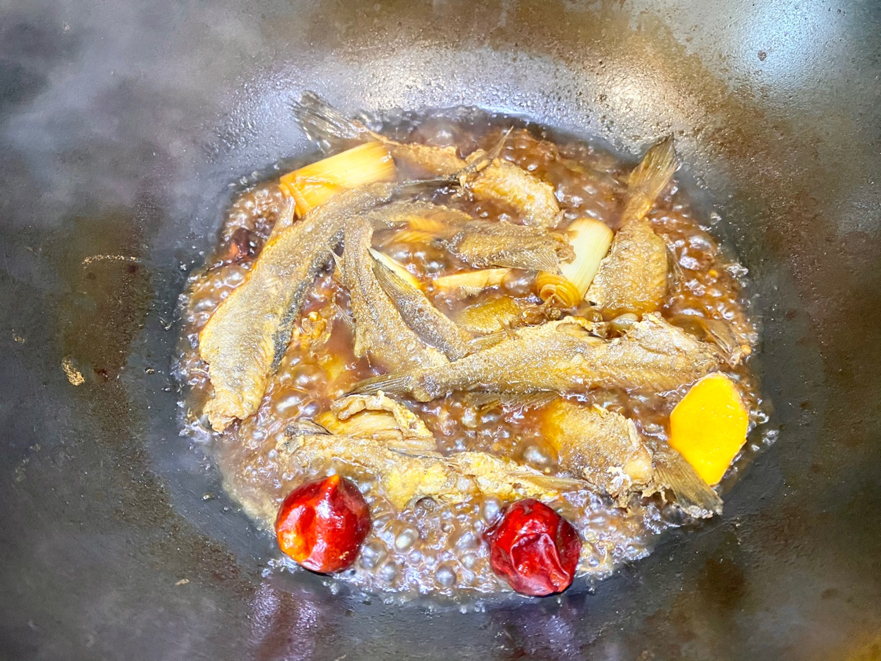 快手家常红烧小黄鱼