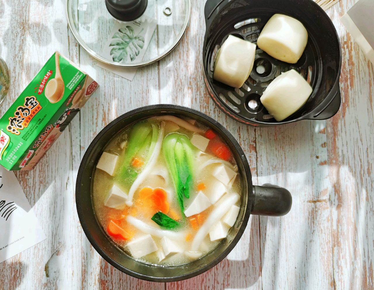 快手美味胡萝卜豆腐菌菇汤
