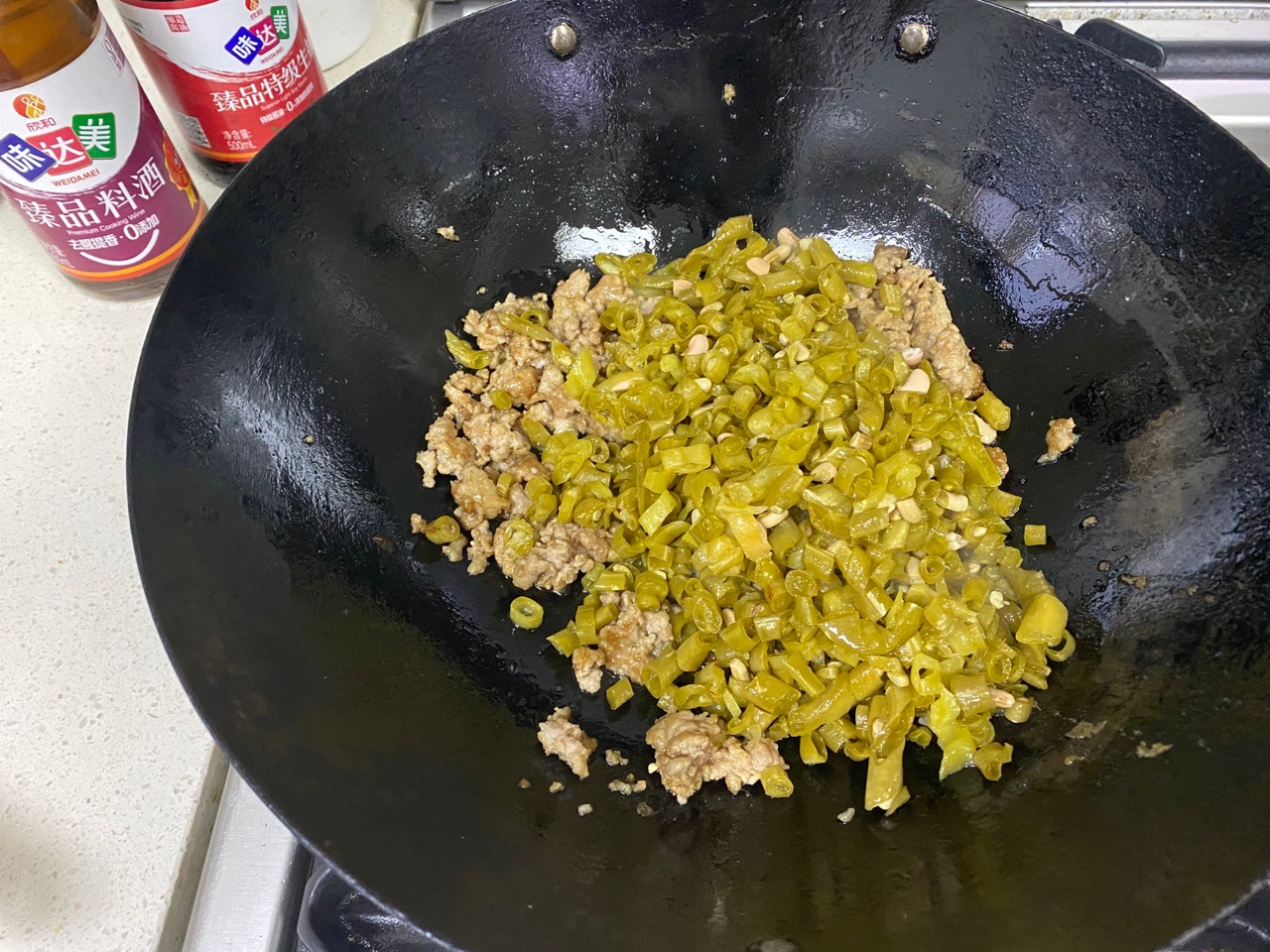 快手酸豆角盖浇饭
