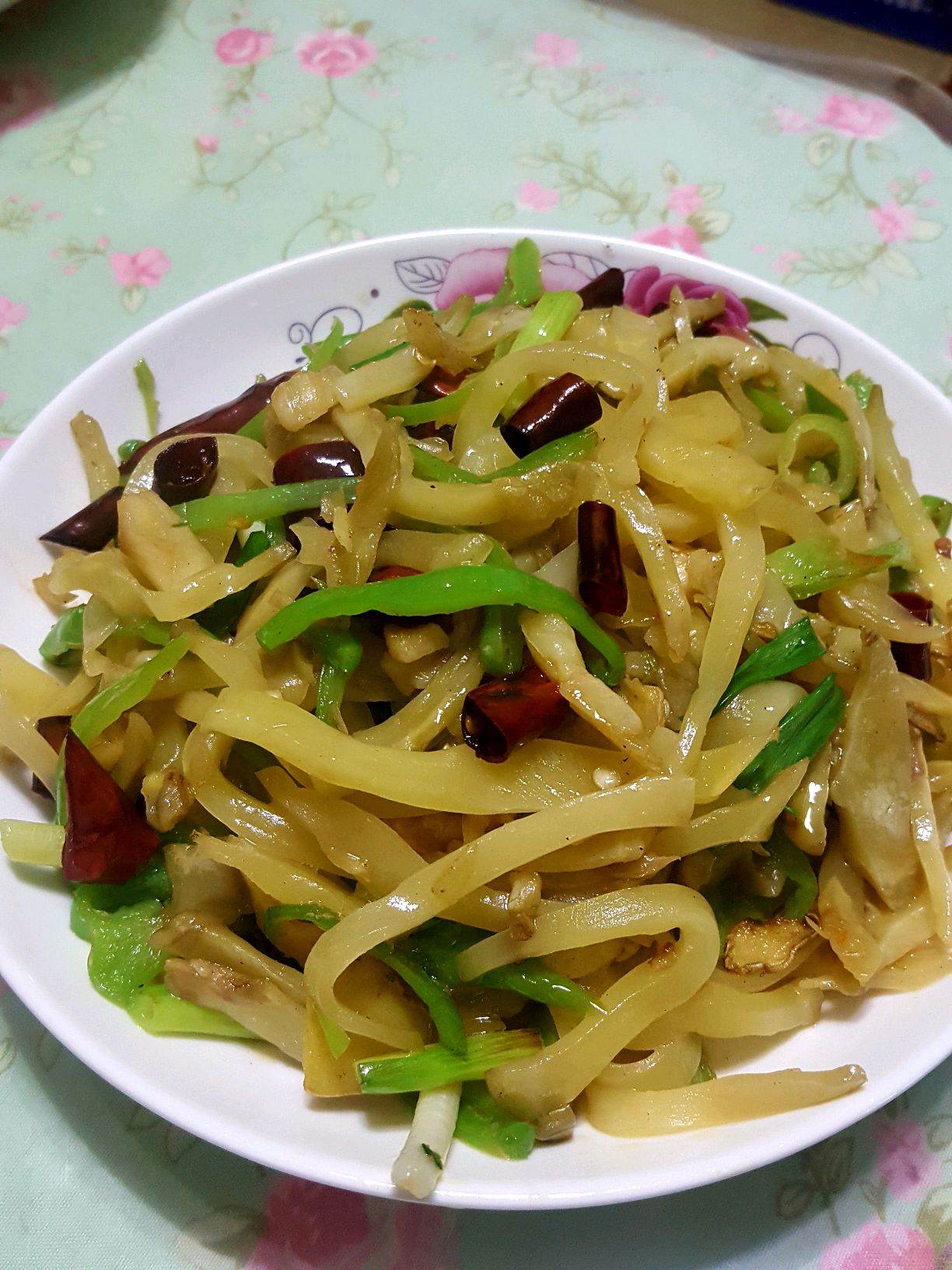 快手下饭菜——青椒榨菜丝