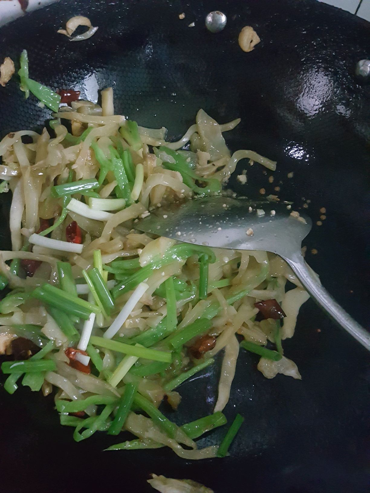 快手下饭菜——青椒榨菜丝