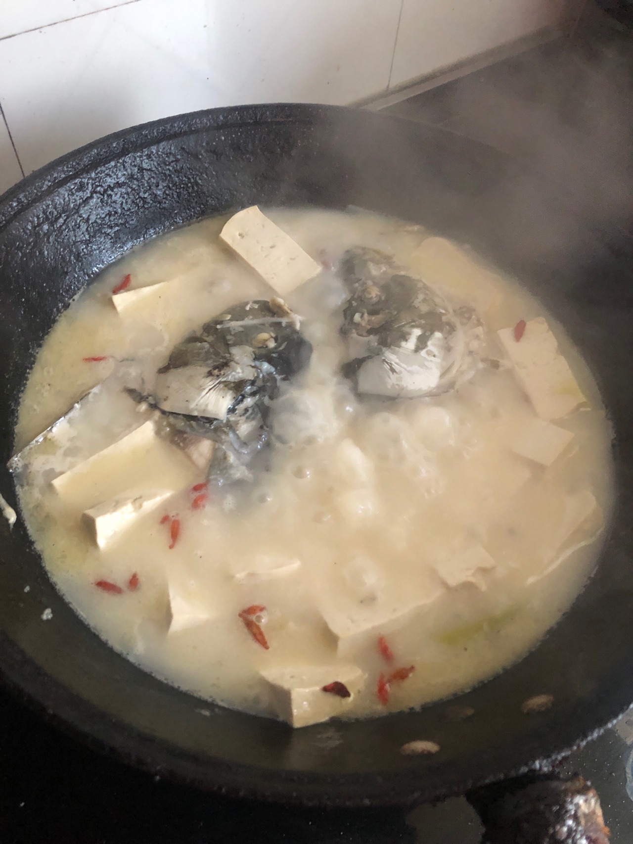 快手鲜美鱼头豆腐汤