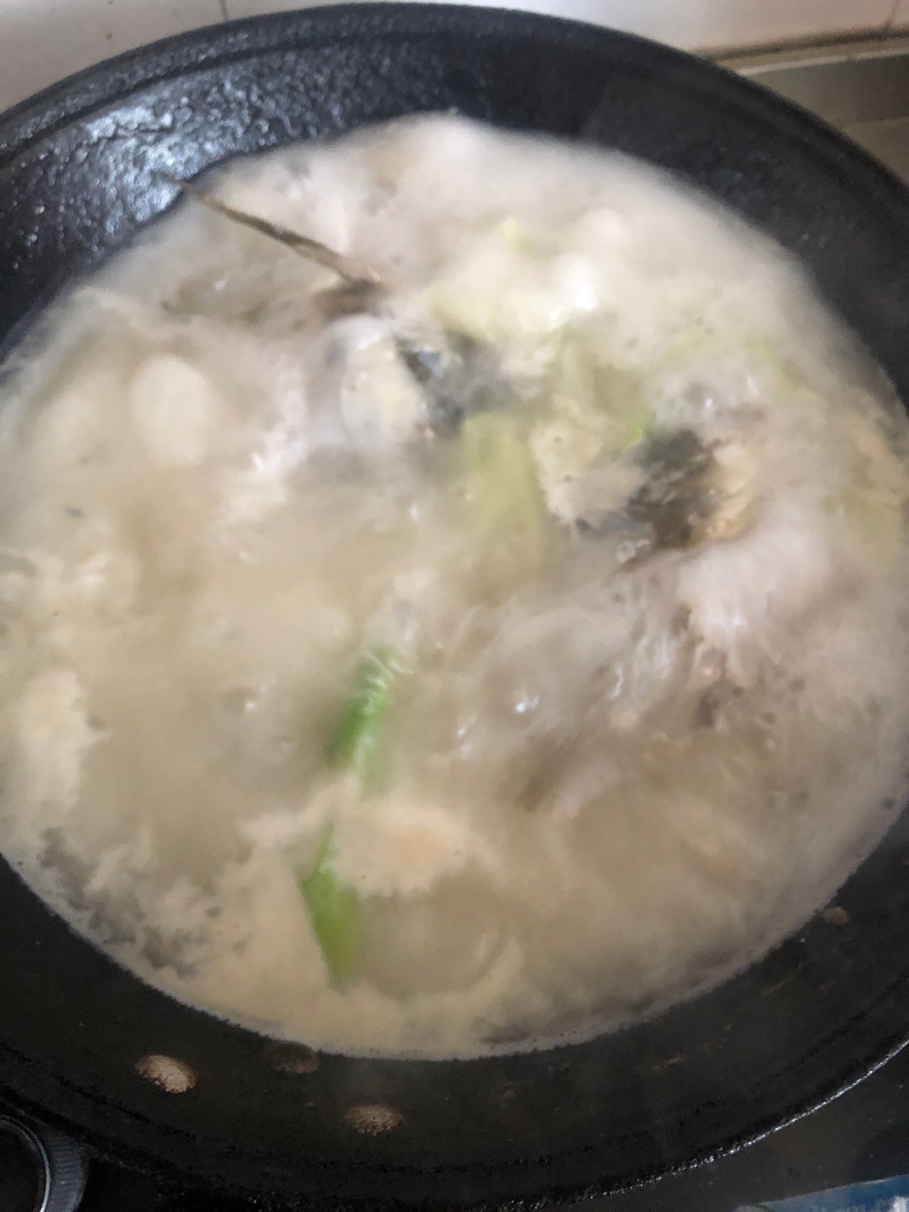 快手鲜美鱼头豆腐汤