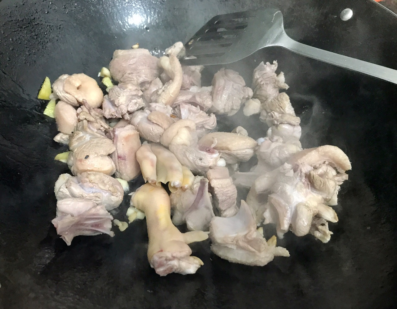 快手硬菜—紫苏炒鸭
