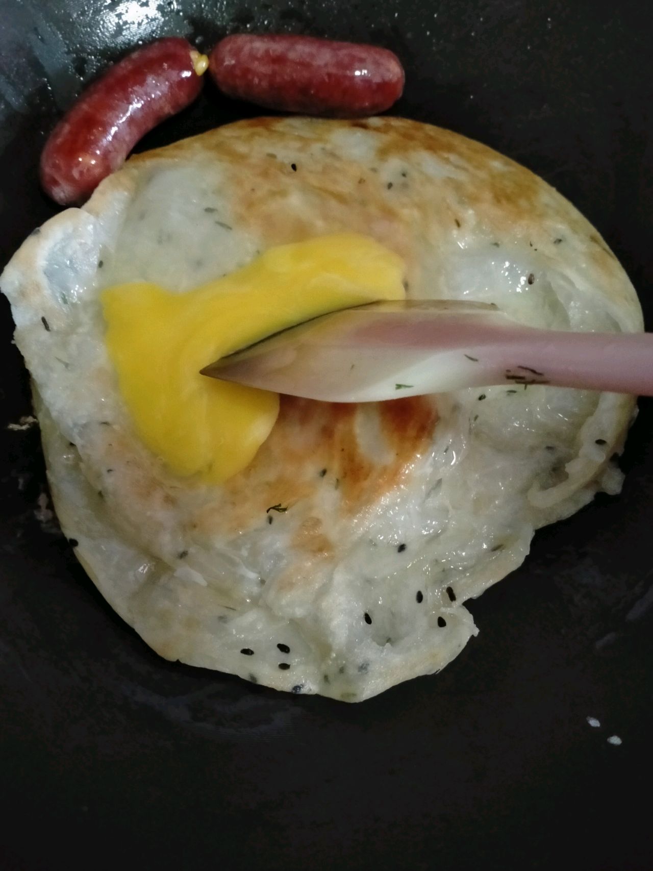 快手早餐，脆皮肠手抓饼