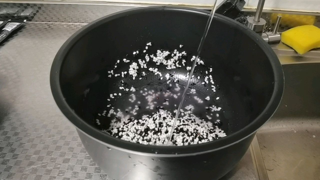 快手早餐双米蜜豆饭团