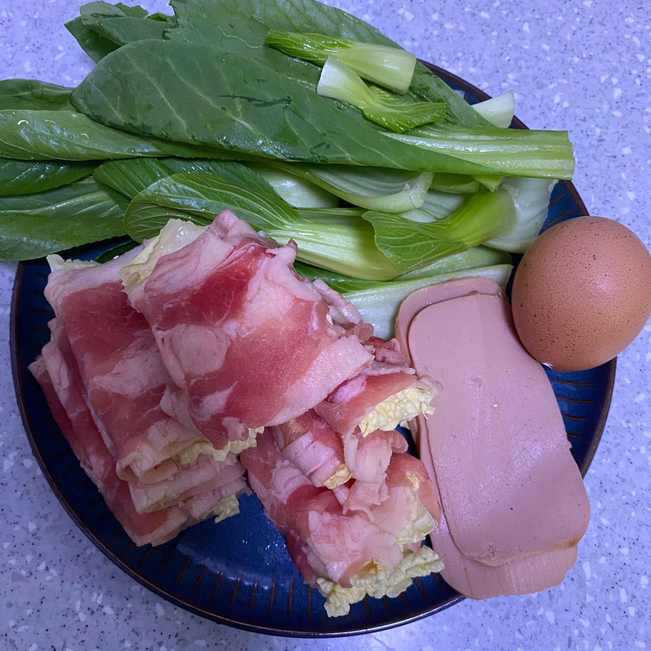 辣白菜肥牛什锦锅