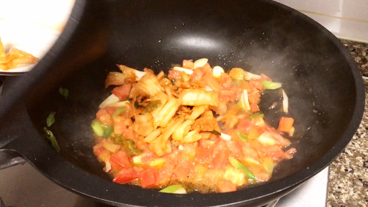 辣白菜肥牛汤