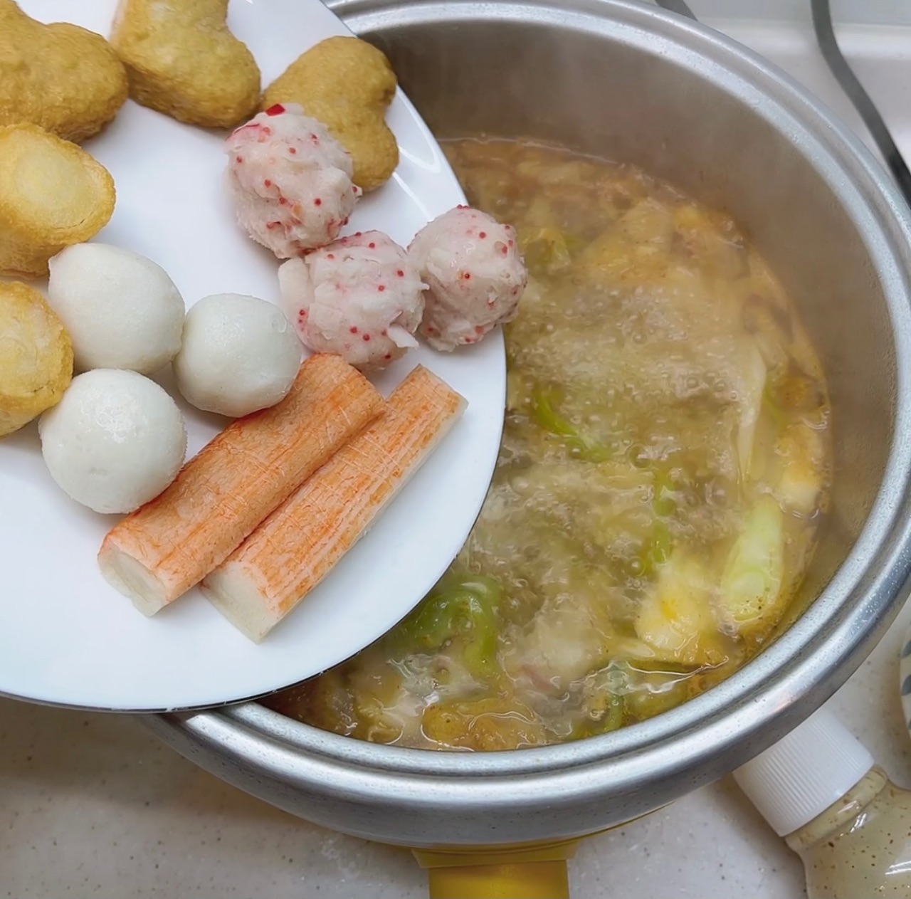 辣白菜鱼丸火锅
