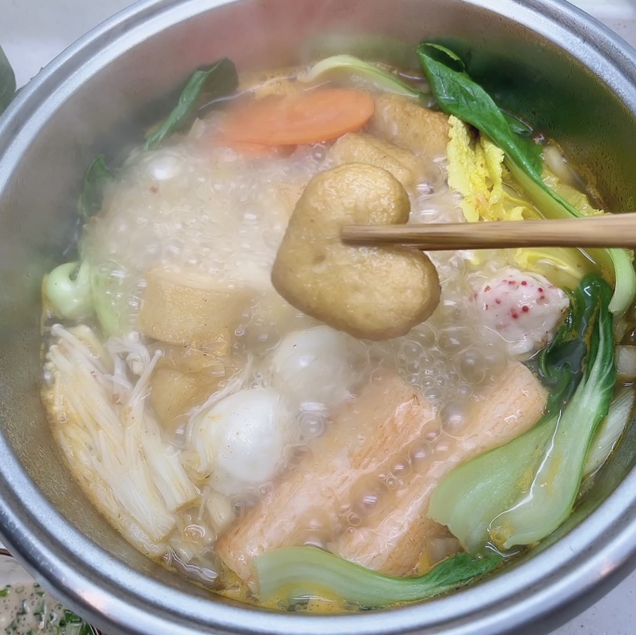辣白菜鱼丸火锅