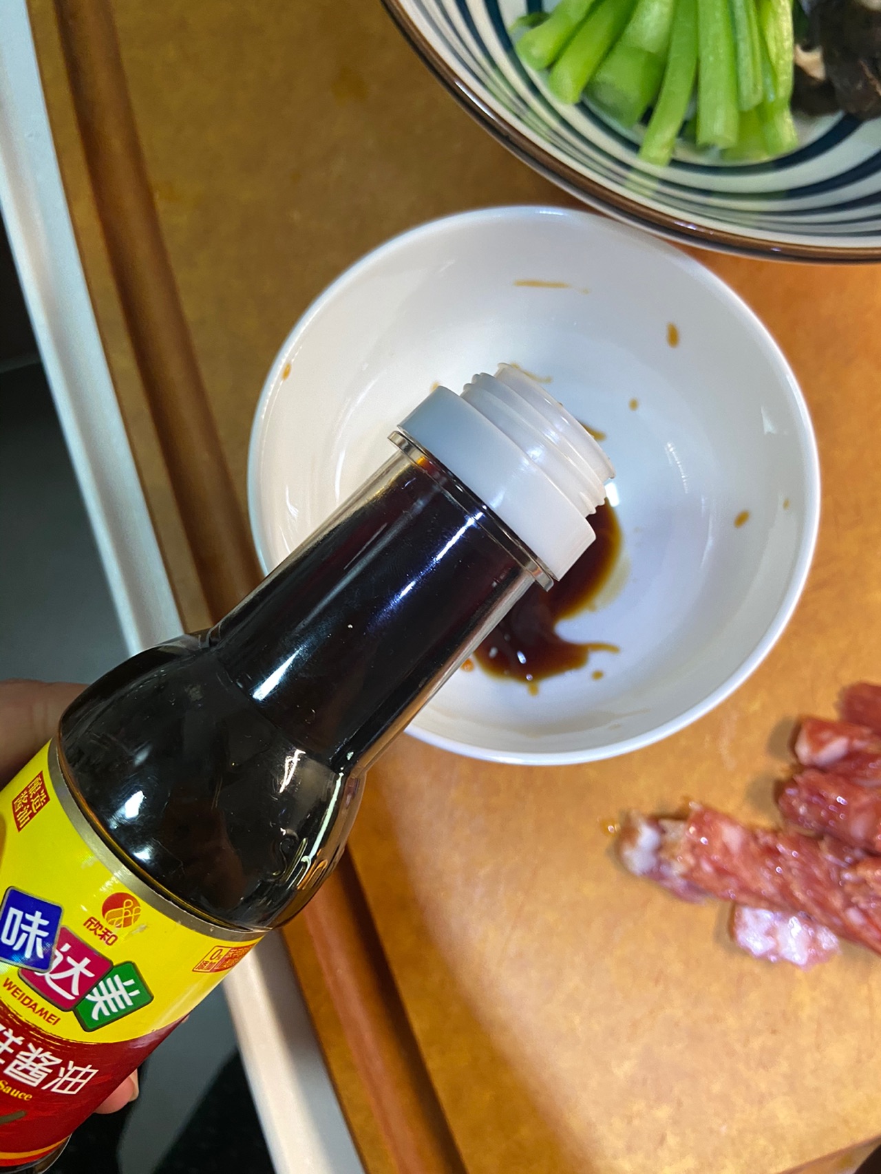 腊肠煲仔饭