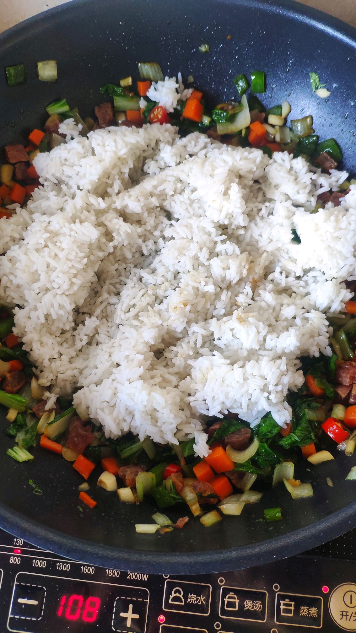腊肠炒饭