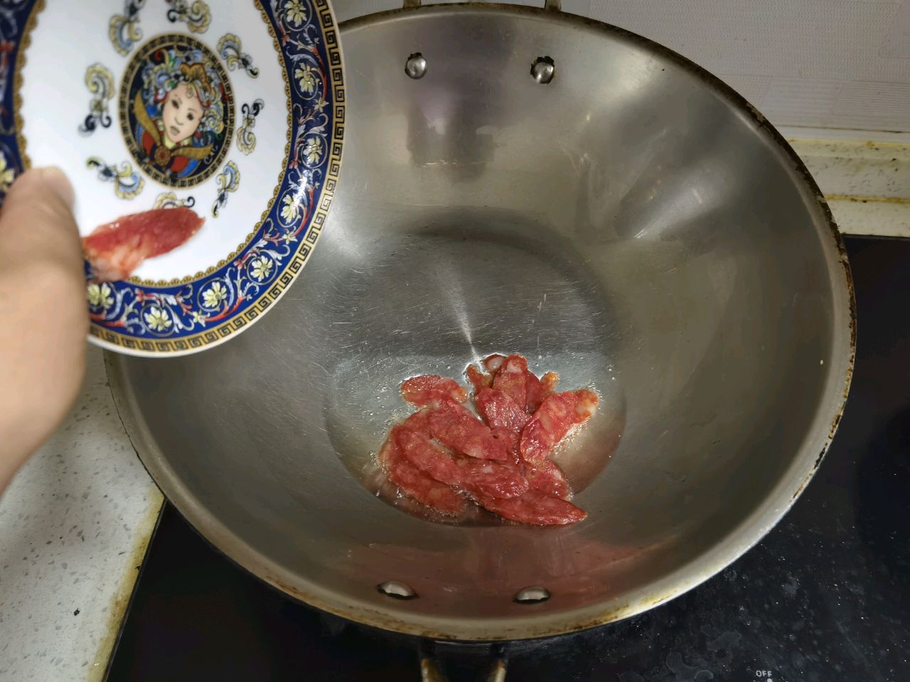 腊肠炒荷兰豆