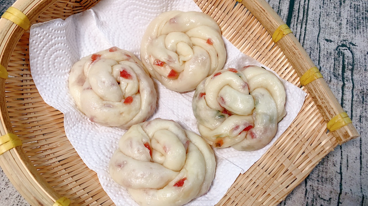 腊肠花卷拜尔厨小美