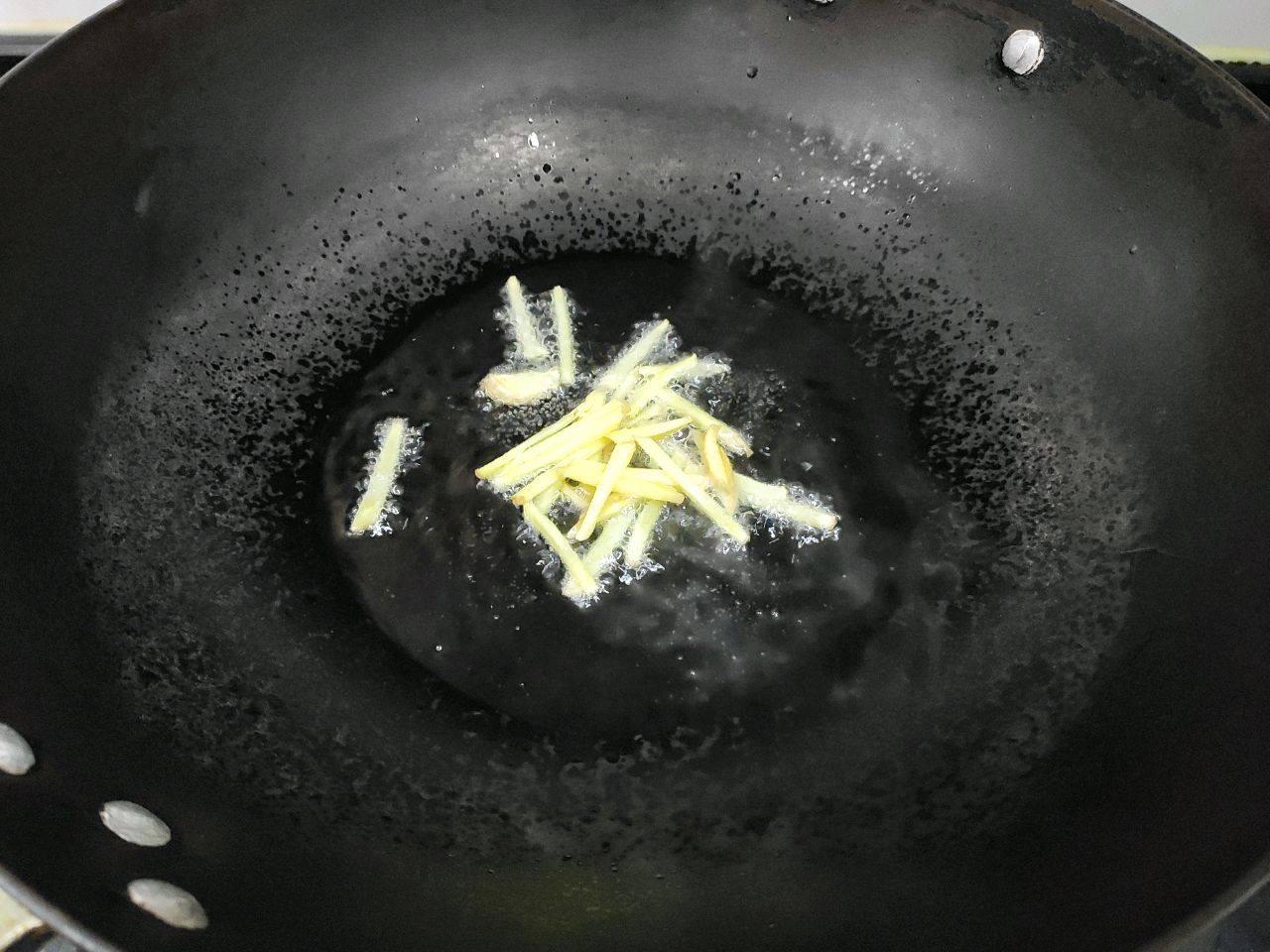 腊肠青豆焖饭‖开盖就馋