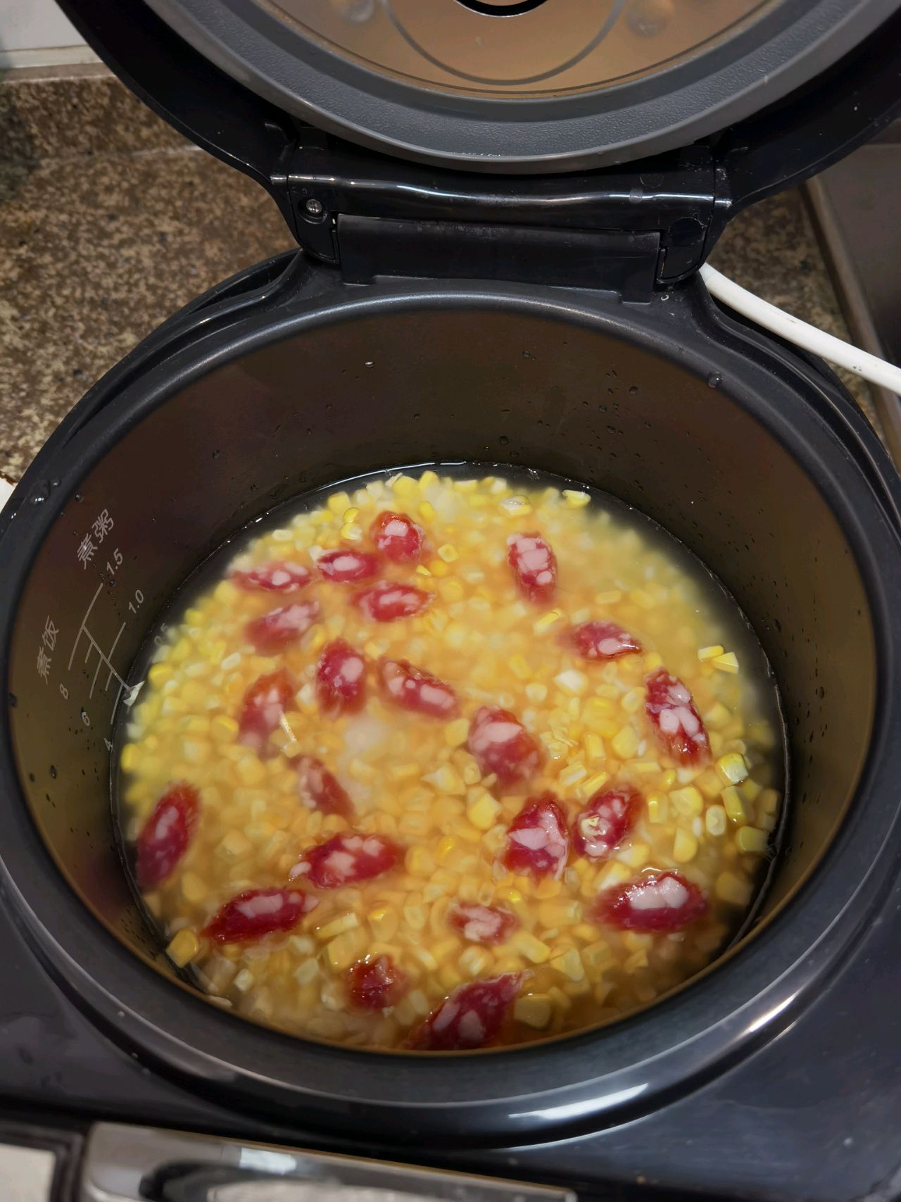 腊肠玉米饭