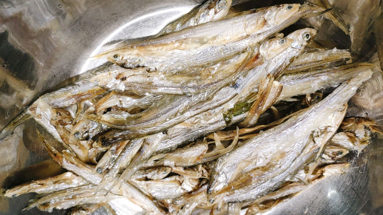 辣炒河鱼仔