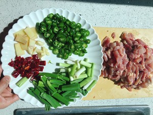 ［辣炒鸡腿肉］开胃超下饭
