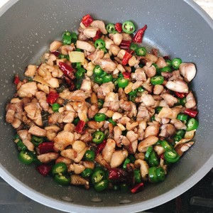 ［辣炒鸡腿肉］开胃超下饭