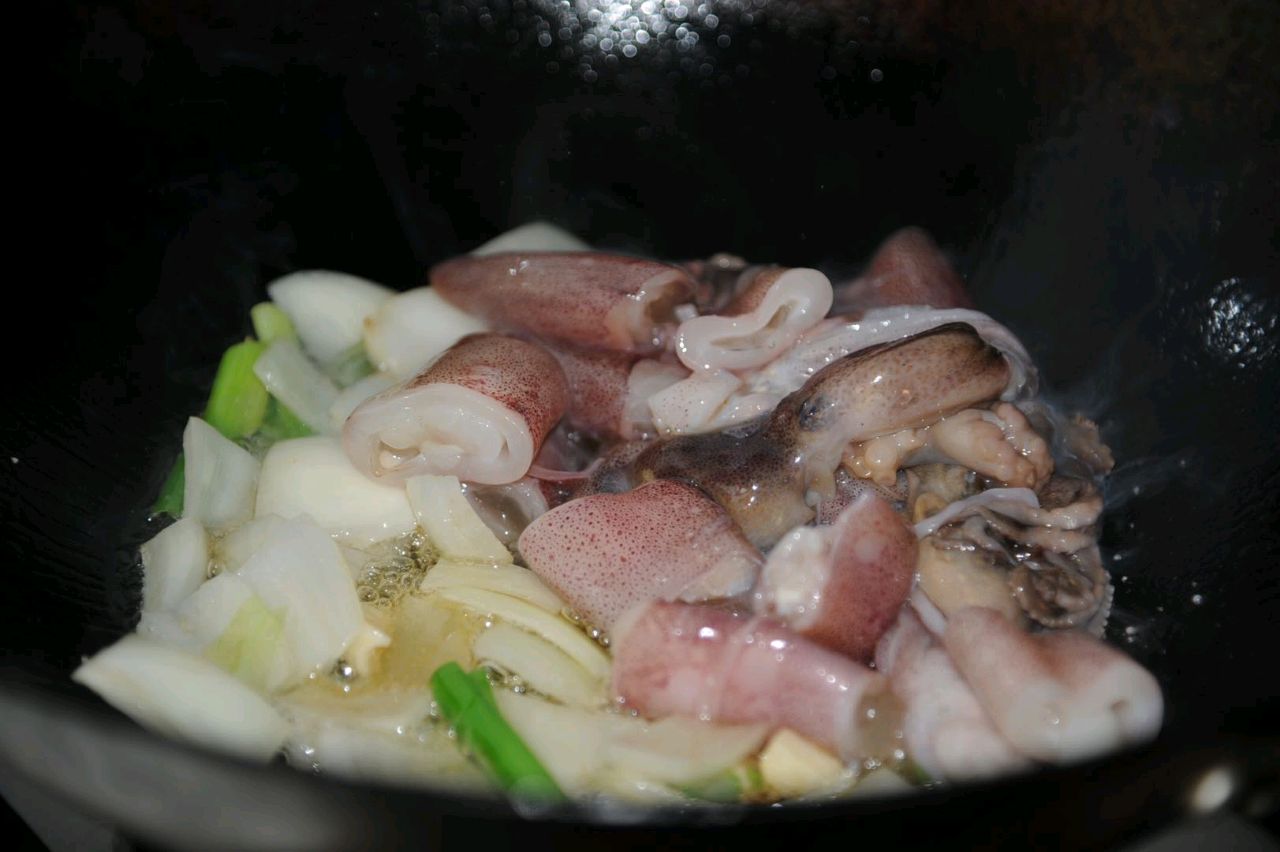 辣炒鱿鱼