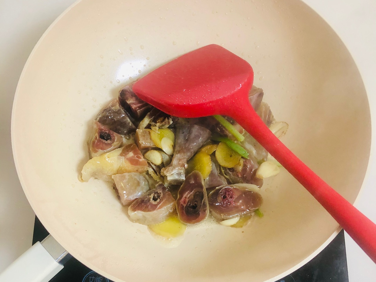 腊鸡腿炖冬瓜