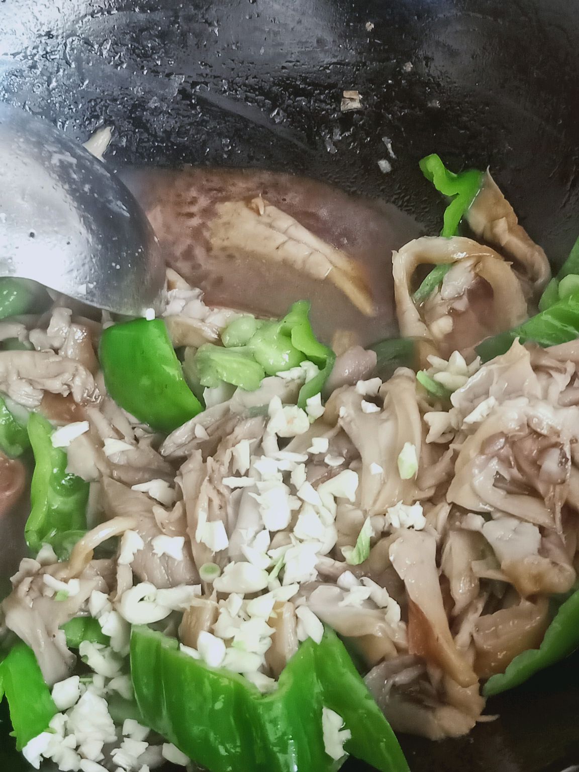 辣椒炒鲜蘑