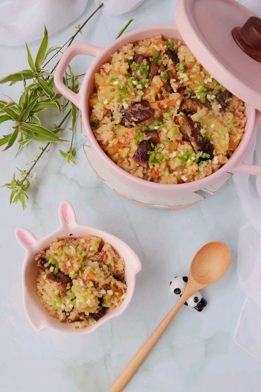 腊排骨土豆焖糯米饭