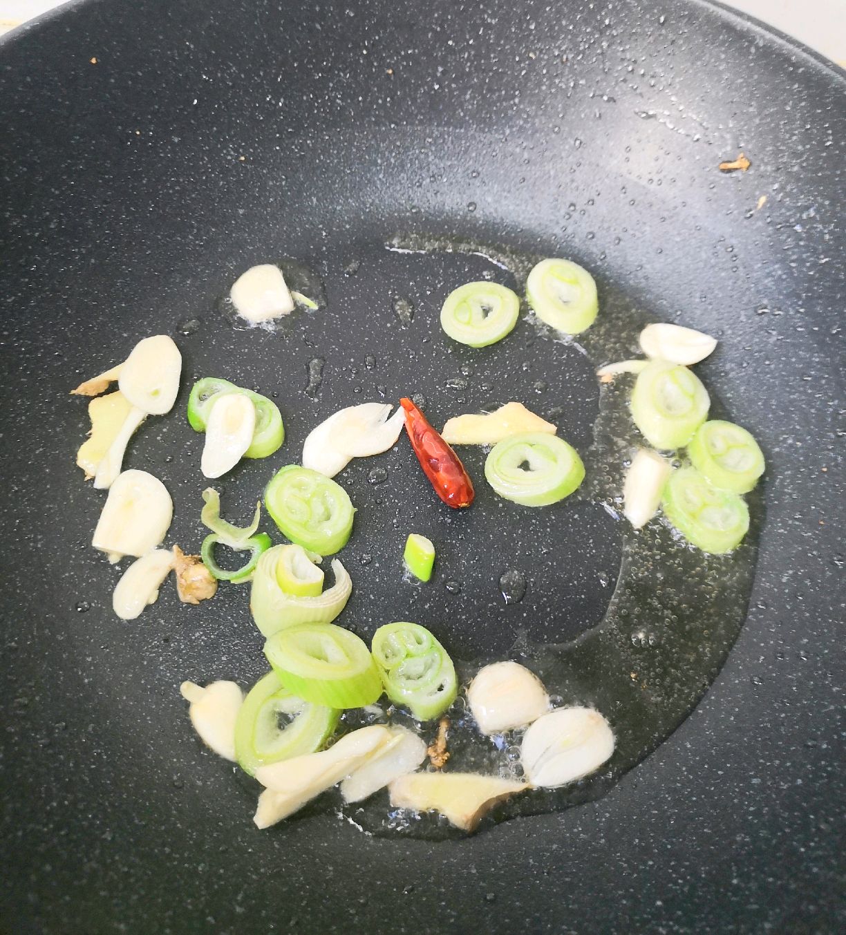 腊肉炒菜花